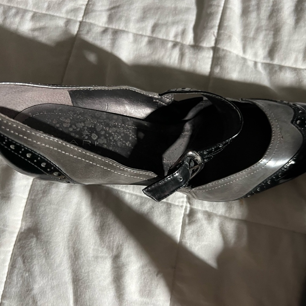 Tahari shoes, blk/grey - Picture 8 of 11